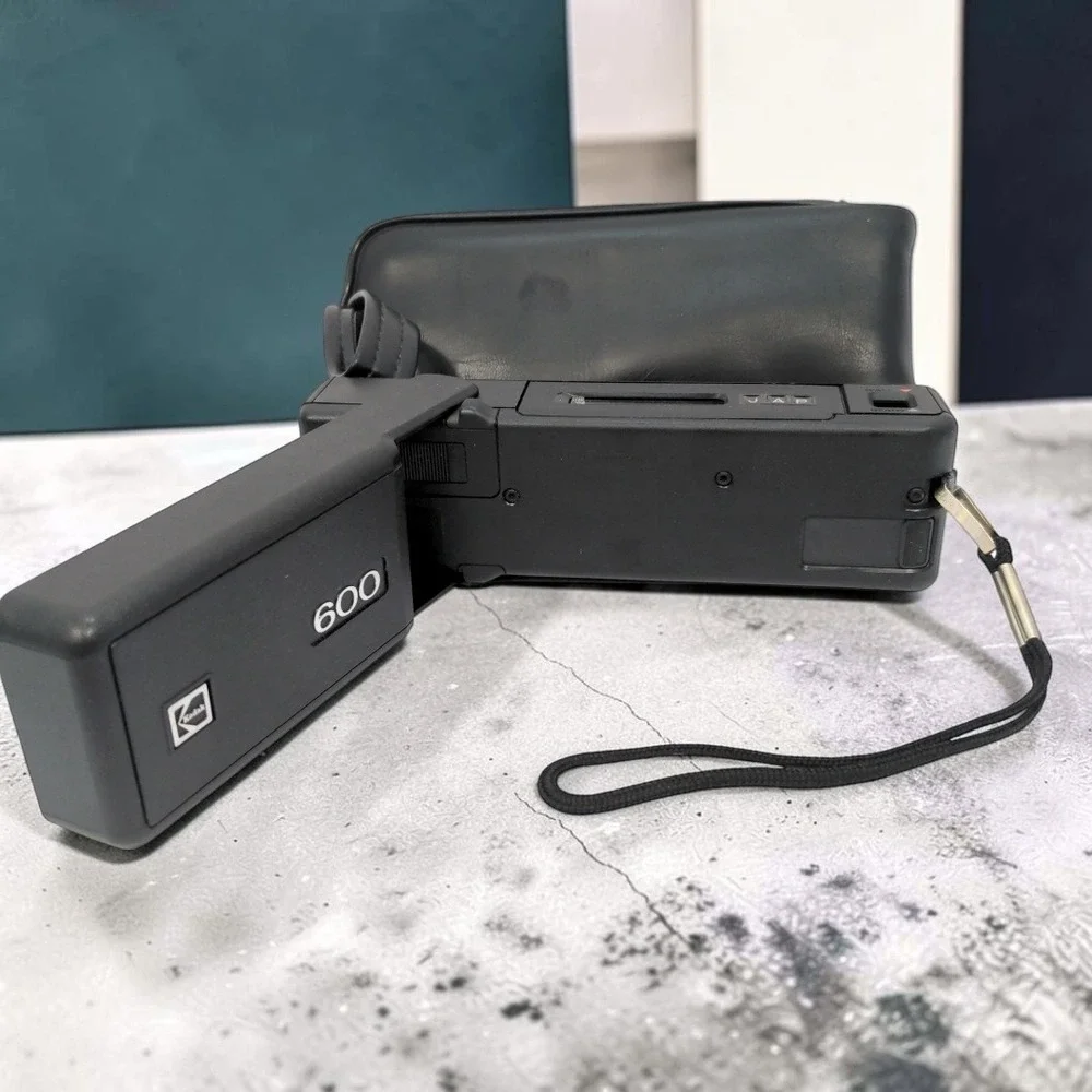 VTG Kodak Tele-EKTRALITE 600 Camera 1980 110 Film Pocket Camera Flash Case Works